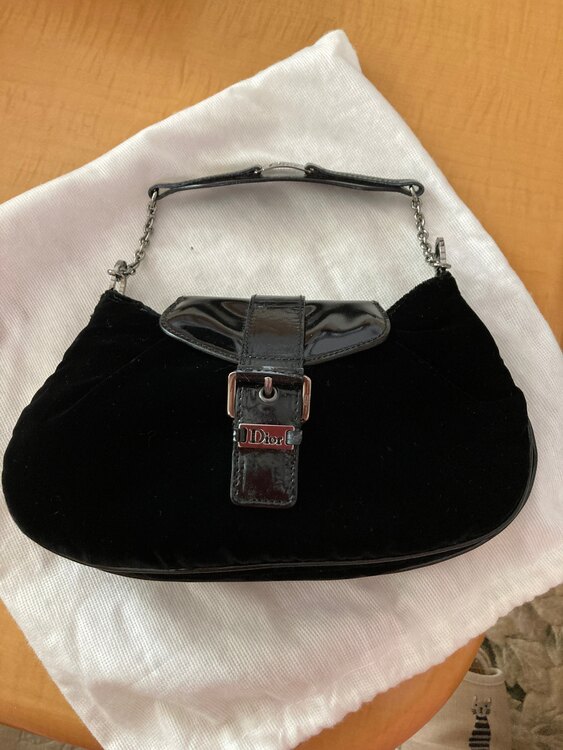 ディオール  （ブランドバッグ）の商品画像 - 査定依頼日：2025年5月31日 - 最高査定価格：35,000円