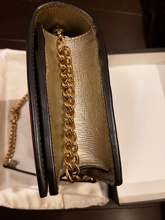 GUCCI GGブルームス メタリックレザー チェーンウォレットバッグ（ブランドバッグ）の商品画像 - 査定依頼日：2026年9月24日 - 最高査定価格：60,000円
