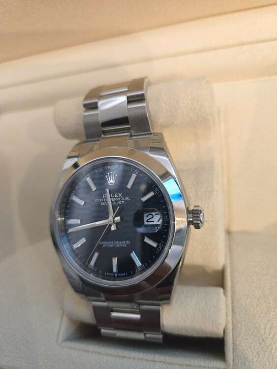 ロレックス デイトジャスト 126300（高級時計）の商品画像 - 査定依頼日：2025年5月15日 - 最高査定価格：1,370,000円