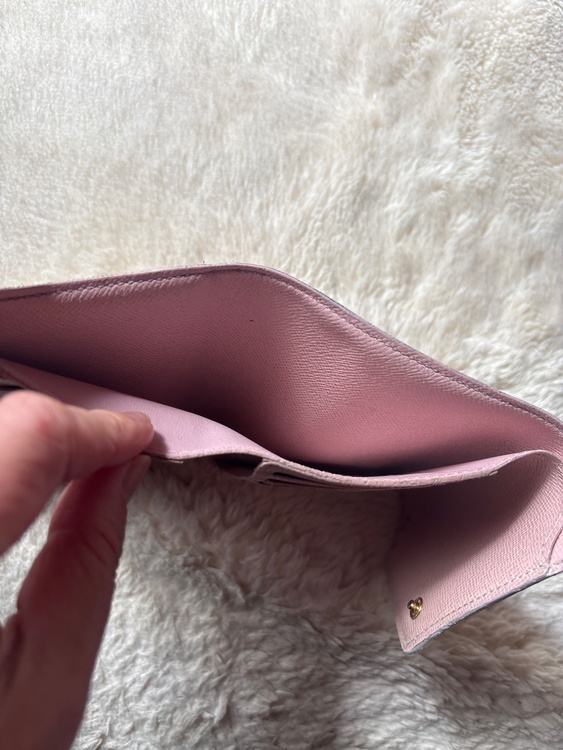 ルイヴィトン ダミエアズール ヴィクトリーヌ 三つ折り財布（ブランド財布・小物）の商品画像 - 査定依頼日：2026年4月8日 - 最高査定価格：20,000円