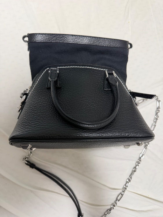 メゾンマルジェラ　5AC マイクロショルダーバッグ（ブランドバッグ）の商品画像 - 査定依頼日：2025年10月25日 - 最高査定価格：50,000円