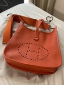 Sac Evelyne Poche 3 29 veau epsom （ブランドバッグ）の商品画像 - 査定依頼日：2021年6月6日 - 最高査定価格：230,000円