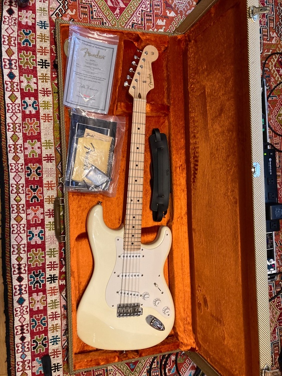 Custom Clapton Strat（ピアノ・楽器・PA機材）の商品画像 - 査定依頼日：2026年6月22日 - 最高査定価格：400,000円