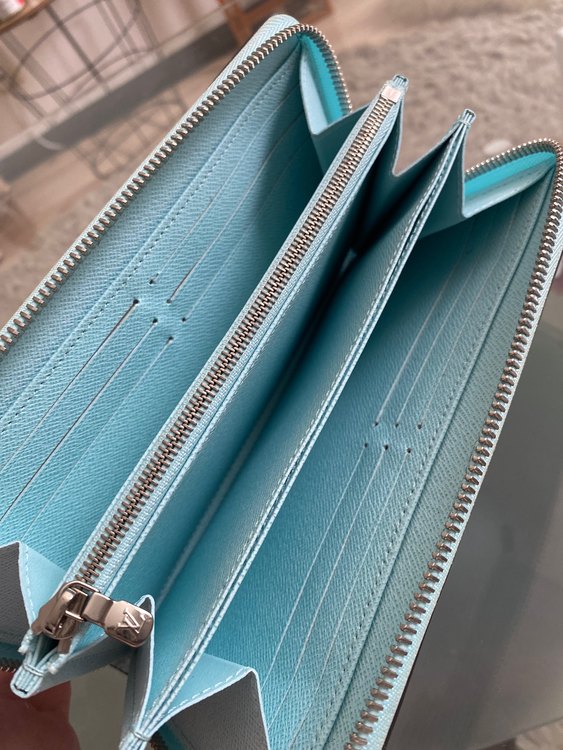 エピ　ジッピーウォレット　テュルコワーズ（ブランドバッグ）の商品画像 - 査定依頼日：2022年10月12日 - 最高査定価格：40,000円