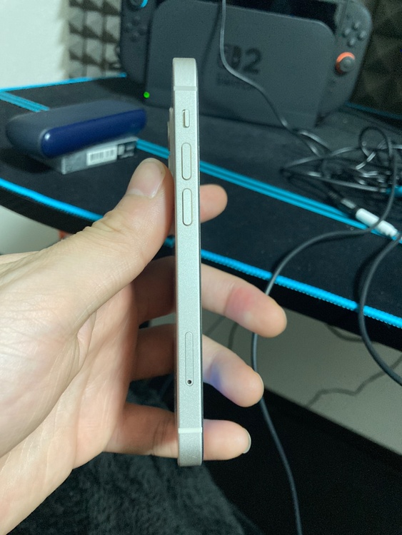 iPhone 12 mini 128GB SIMフリー（スマホ）の商品画像 - 査定依頼日：2026年2月15日 - 最高査定価格：18,000円