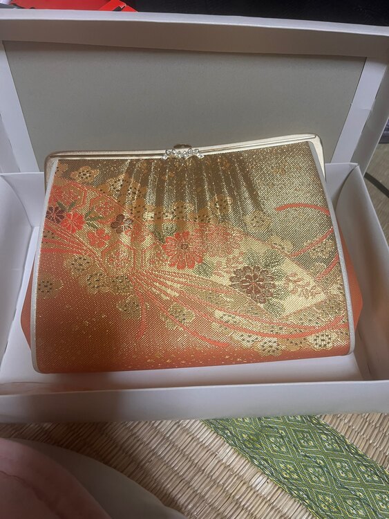 バック（美術品・骨董品）の商品画像 - 査定依頼日：2025年2月1日 - 最高査定価格：100,000円