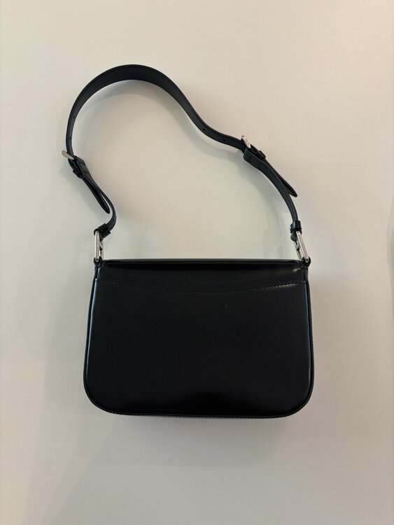 mini（ブランドバッグ）の商品画像 - 査定依頼日：2026年4月29日 - 最高査定価格：120,000円