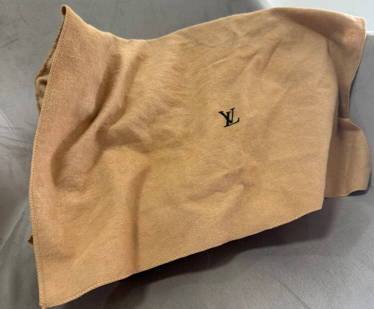 ルイヴィトン アルマ （ブランドバッグ）の商品画像 - 査定依頼日：2025年3月31日 - 最高査定価格：30,000円