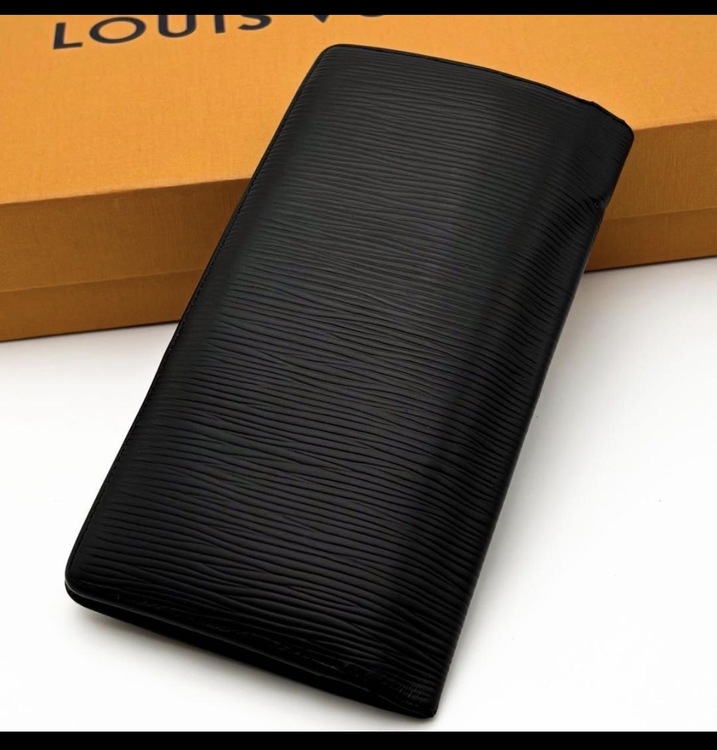 ルイヴィトン エピ （ブランドバッグ）の商品画像 - 査定依頼日：2025年12月25日 - 最高査定価格：30,000円