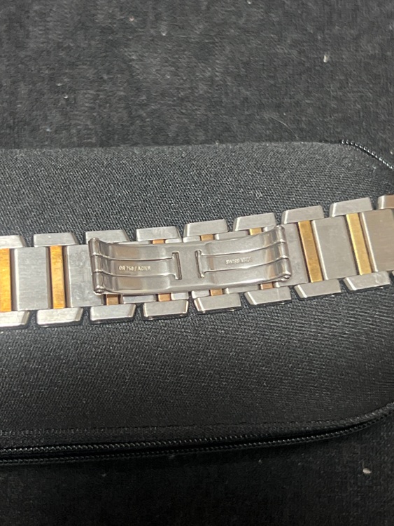 カルティエ タンク 158017B（高級時計）の商品画像 - 査定依頼日：2025年7月30日 - 最高査定価格：485,000円