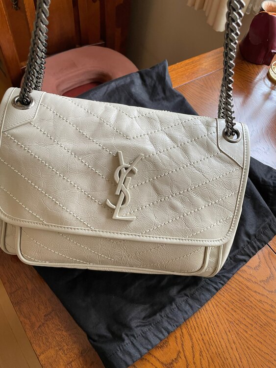 イブサンローラン  （ブランドバッグ）の商品画像 - 査定依頼日：2025年5月5日 - 最高査定価格：60,000円