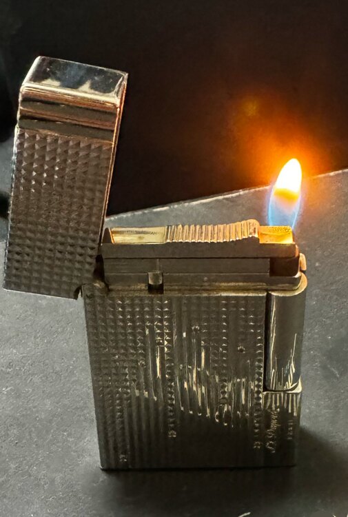 st dupont ダイヤモンドドロップス（金・貴金属）の商品画像 - 査定依頼日：2025年3月10日 - 最高査定価格：85,000円