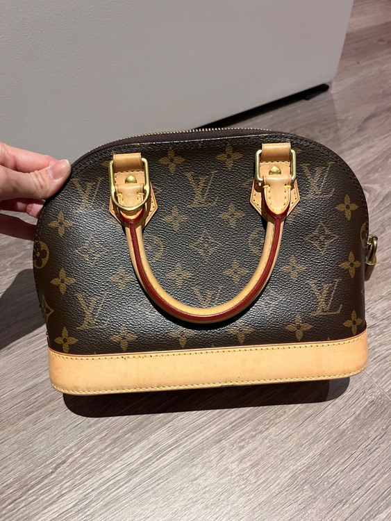 アルマ（ブランドバッグ）の商品画像 - 査定依頼日：2026年3月2日 - 最高査定価格：150,000円