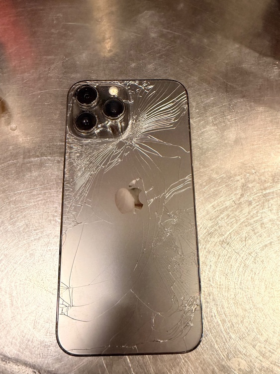 iPhone 13 Pro Max 128GB SIMフリー（スマホ）の商品画像 - 査定依頼日：2026年1月29日 - 最高査定価格：34,000円