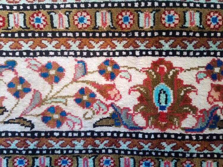 ペルシャ絨毯（美術品・骨董品）の商品画像 - 査定依頼日：2025年9月15日 - 最高査定価格：5,000円