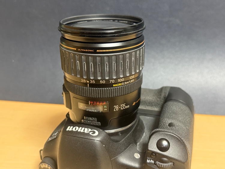 EOS7D 28-135レンズ（カメラ）の商品画像 - 査定依頼日：2026年4月27日 - 最高査定価格：9,500円