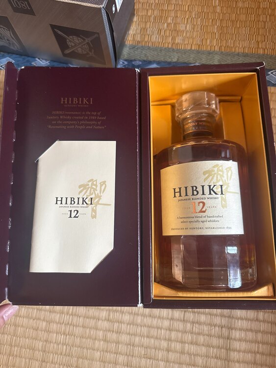 サントリー響12年（お酒）の商品画像 - 査定依頼日：2025年5月19日 - 最高査定価格：40,000円