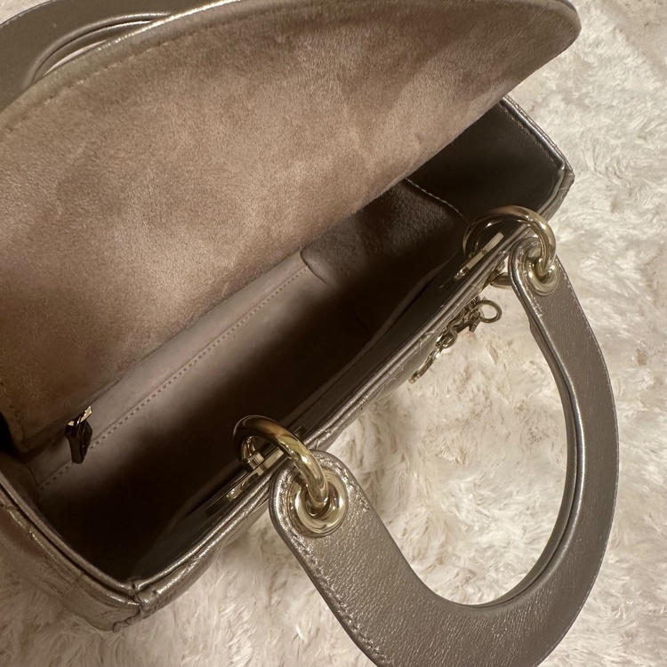 レディーディオール　スモール　ゴールド（ブランドバッグ）の商品画像 - 査定依頼日：2026年5月17日 - 最高査定価格：280,000円