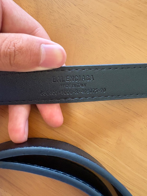 バレンシアガ  （ブランドバッグ）の商品画像 - 査定依頼日：2025年8月21日 - 最高査定価格：30,000円