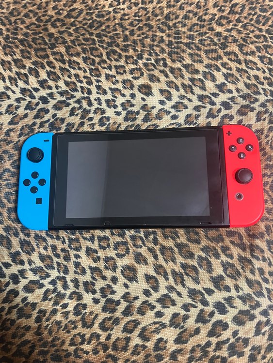 Nintendo Switch本体（ゲーム機本体・ゲームソフト）の商品画像 - 査定依頼日：2023年10月20日 - 最高査定価格：14,000円