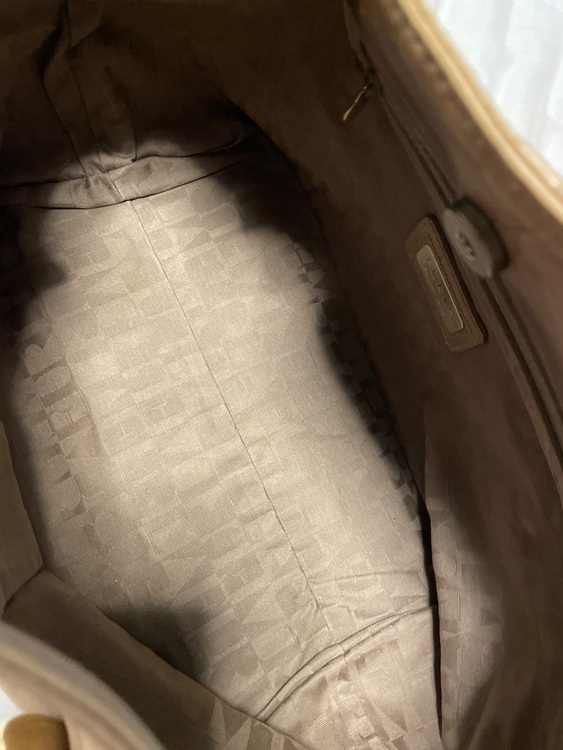 その他 フルラ （ブランドバッグ）の商品画像 - 査定依頼日：2025年10月4日 - 最高査定価格：2,000円