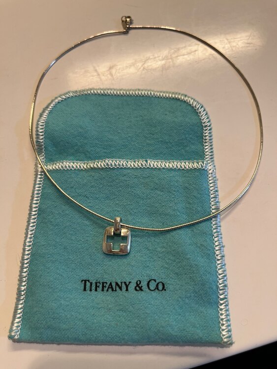 ティファニー オープン クロス ネックレス（金・貴金属）の商品画像 - 査定依頼日：2025年5月11日 - 最高査定価格：3,500円