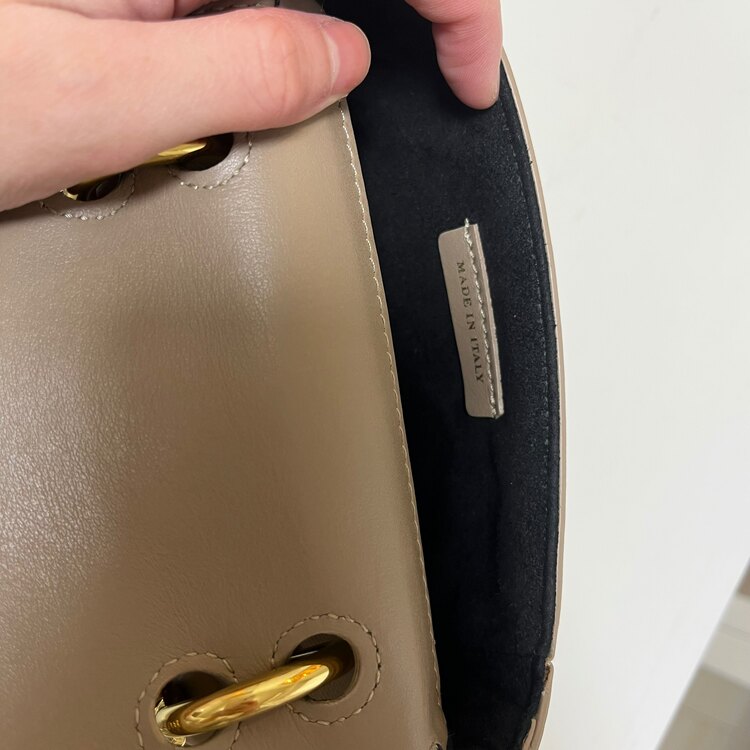 Burberry ハンドバッグ DK88 バーバリー（ブランドバッグ）の商品画像 - 査定依頼日：2025年3月7日 - 最高査定価格：20,000円