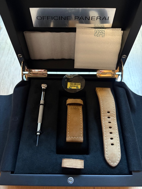 パネライ ルミノール pam01104（高級時計）の商品画像 - 査定依頼日：2025年8月18日 - 最高査定価格：540,000円