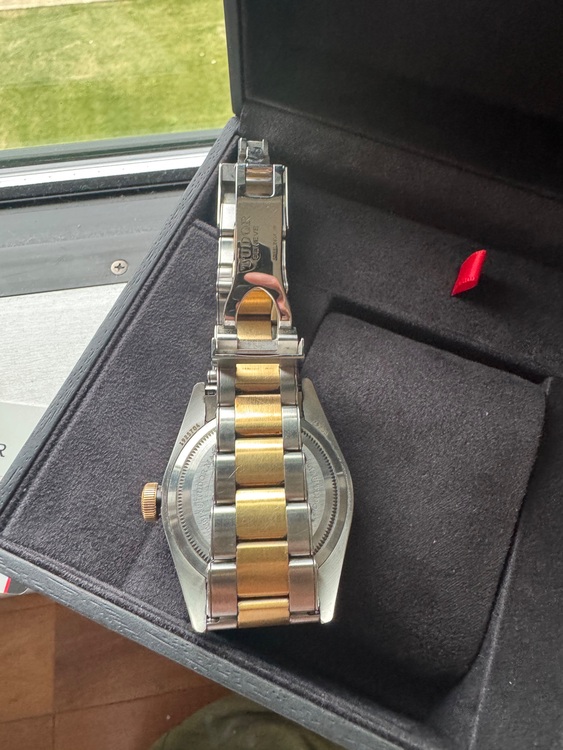 チューダー ブラックベイ 79733n（高級時計）の商品画像 - 査定依頼日：2025年10月3日 - 最高査定価格：650,000円