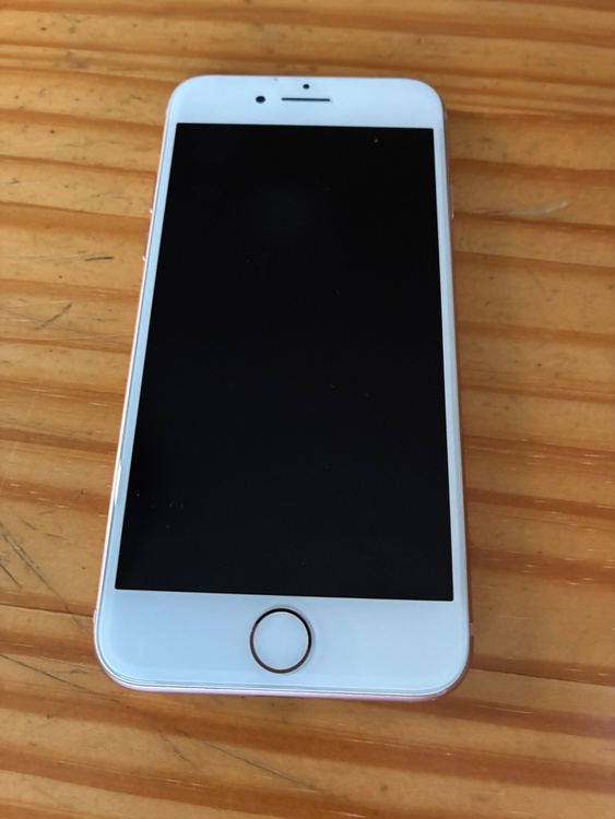 iPhone8 64GB SIMフリー（スマホ）の商品画像 - 査定依頼日：2026年4月13日 - 最高査定価格：2,000円