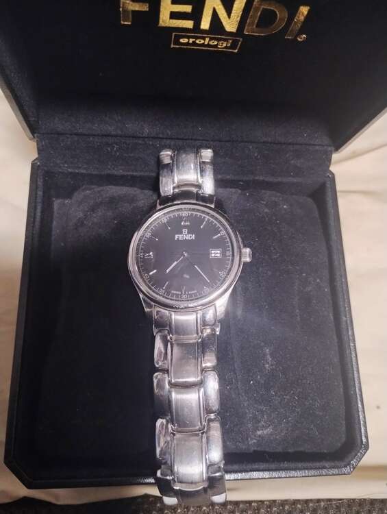 その他 その他 FENDI 210G 031-165（高級時計）の商品画像 - 査定依頼日：2025年5月7日 - 最高査定価格：2,500円