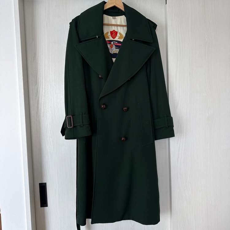 「BURBERRY バーバリー ウール ダブルブレスト ロングコート ダークグリーン（古着・ファッション）の商品画像 - 査定依頼日：2026年9月28日 - 最高査定価格：6,000円