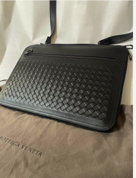 BOTTEGA VENETA (ボッテガ・ヴェネタ) イントレチャート レザー （ブランドバッグ）の商品画像 - 査定依頼日：2025年4月28日 - 最高査定価格：70,000円