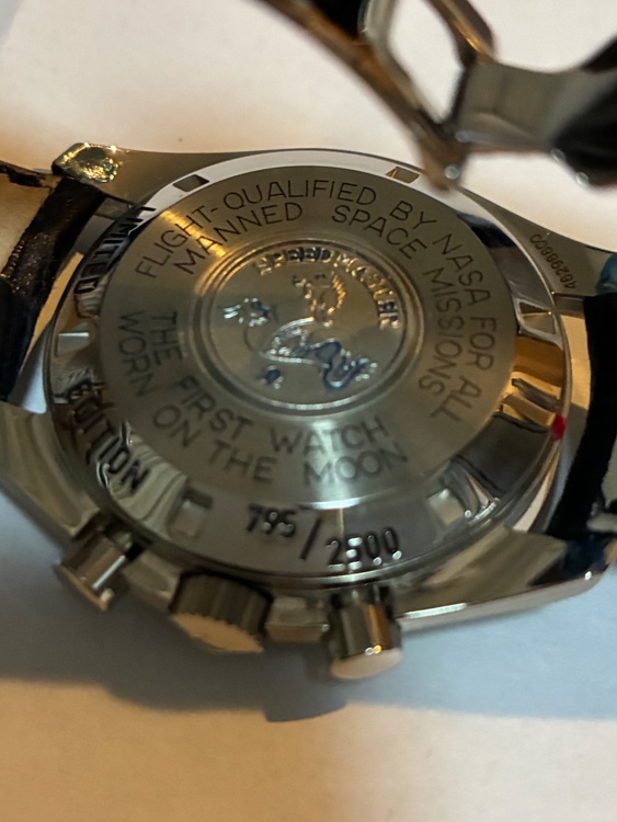 オメガ スピードマスター アポロ11号月面着陸25周年もでr（高級時計）の商品画像 - 査定依頼日：2026年4月2日 - 最高査定価格：1,200,000円