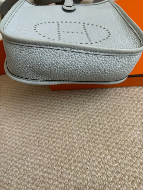 ペールパールTPM（ブランドバッグ）の商品画像 - 査定依頼日：2025年4月29日 - 最高査定価格：350,000円