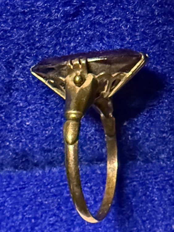 リング(アメジスト)保証書無し、ケース無し（宝石）の商品画像 - 査定依頼日：2026年3月8日 - 最高査定価格：110,000円