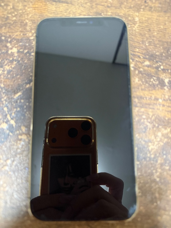 iPhone iPhone 12 Pro 128GB Softbank（スマホ）の商品画像 - 査定依頼日：2026年7月2日 - 最高査定価格：15,000円