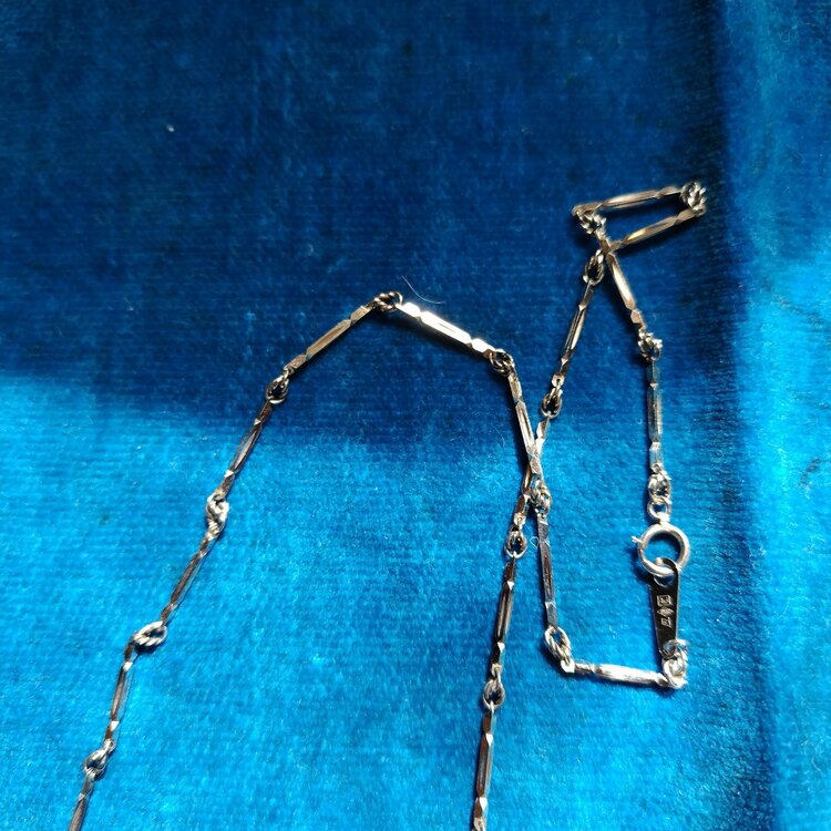 天然ルビー、ダイアモンドネックレス（宝石）の商品画像 - 査定依頼日：2026年1月15日 - 最高査定価格：150,000円