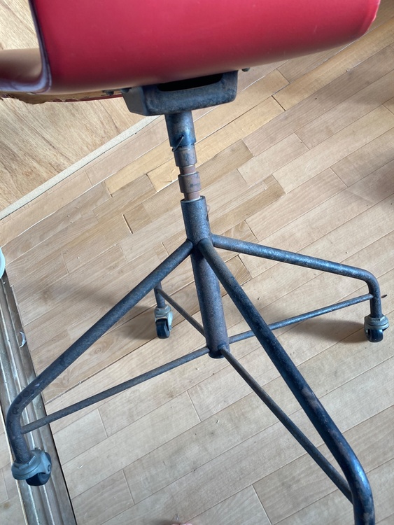 天童材木　カブトチェアー（美術品・骨董品）の商品画像 - 査定依頼日：2026年3月17日 - 最高査定価格：5,000円