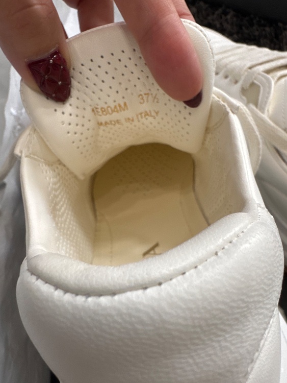 CALZATURE DONNA NAPPA AVORIO 37.5（古着・ファッション）の商品画像 - 査定依頼日：2026年9月20日 - 最高査定価格：500,000円