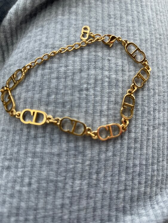 ディオール  （ブランドバッグ）の商品画像 - 査定依頼日：2025年4月5日 - 最高査定価格：10,000円