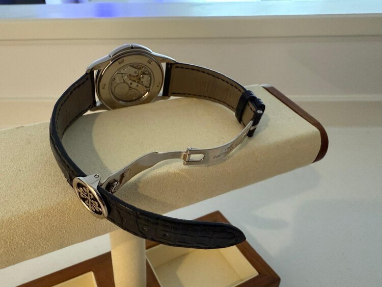 パテックフィリップ カラトラバ 5134G-00（高級時計）の商品画像 - 査定依頼日：2025年4月28日 - 最高査定価格：2,150,000円