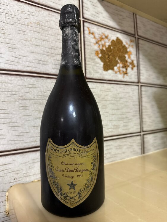 ウイスキー ジョニーウォーカー （お酒）の商品画像 - 査定依頼日：2025年1月4日 - 最高査定価格：2,600円