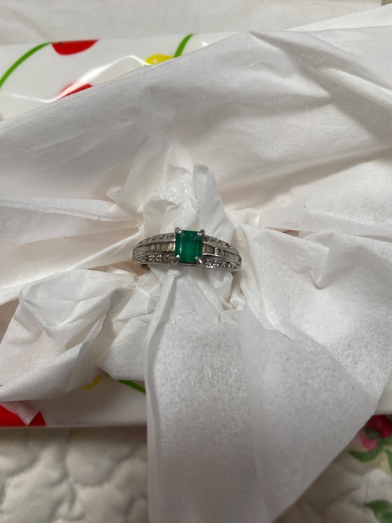 指輪　エメラルド（金・貴金属）の商品画像 - 査定依頼日：2026年3月3日 - 最高査定価格：70,000円