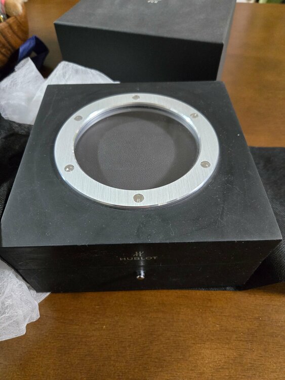 ウブロ ビックバン 411.NX.5179.RX（高級時計）の商品画像 - 査定依頼日：2026年1月24日 - 最高査定価格：1,310,000円