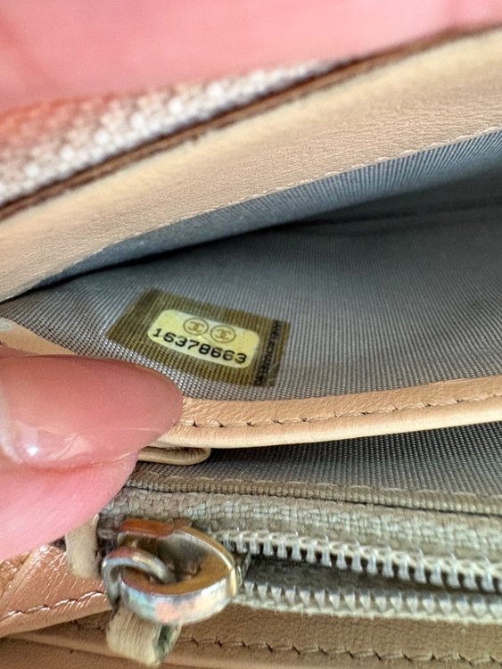 キャビアスキン（ブランド財布・小物）の商品画像 - 査定依頼日：2026年3月26日 - 最高査定価格：15,000円