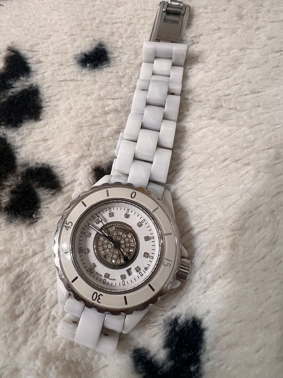 シャネル J12 （高級時計）の商品画像 - 査定依頼日：2026年3月9日 - 最高査定価格：550,000円