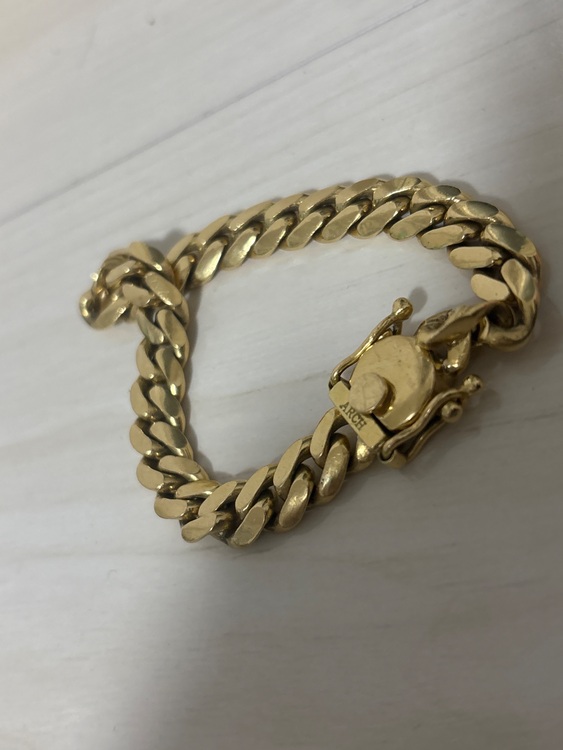 マイアミキューバンブレスレット 幅10㎜　19㎝　76.48g ［K18］（金・貴金属）の商品画像 - 査定依頼日：2025年9月8日 - 最高査定価格：1,075,000円