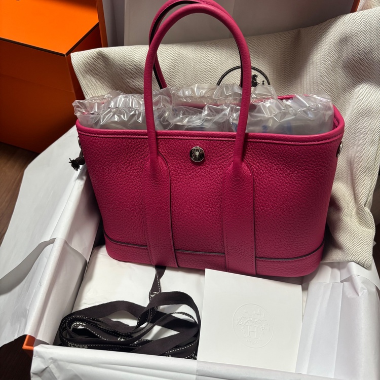 ネオガーデン（ブランドバッグ）の商品画像 - 査定依頼日：2026年1月10日 - 最高査定価格：660,000円