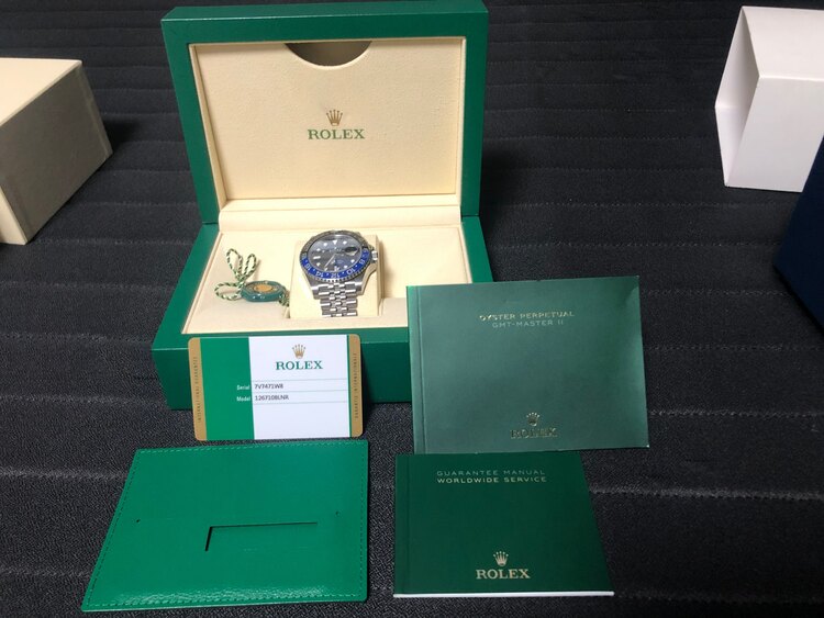 ロレックス GMTマスター 126710blnq（高級時計）の商品画像 - 査定依頼日：2025年5月16日 - 最高査定価格：2,310,000円